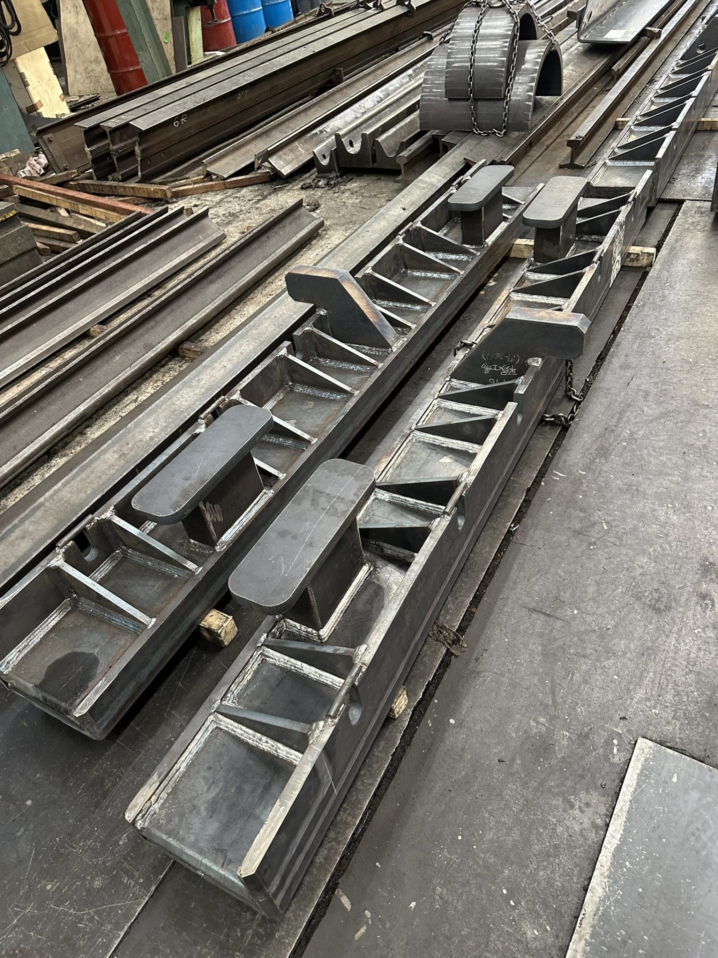 ±3mm以内の高精度を実現し、定盤での最終チェックを控えた製品